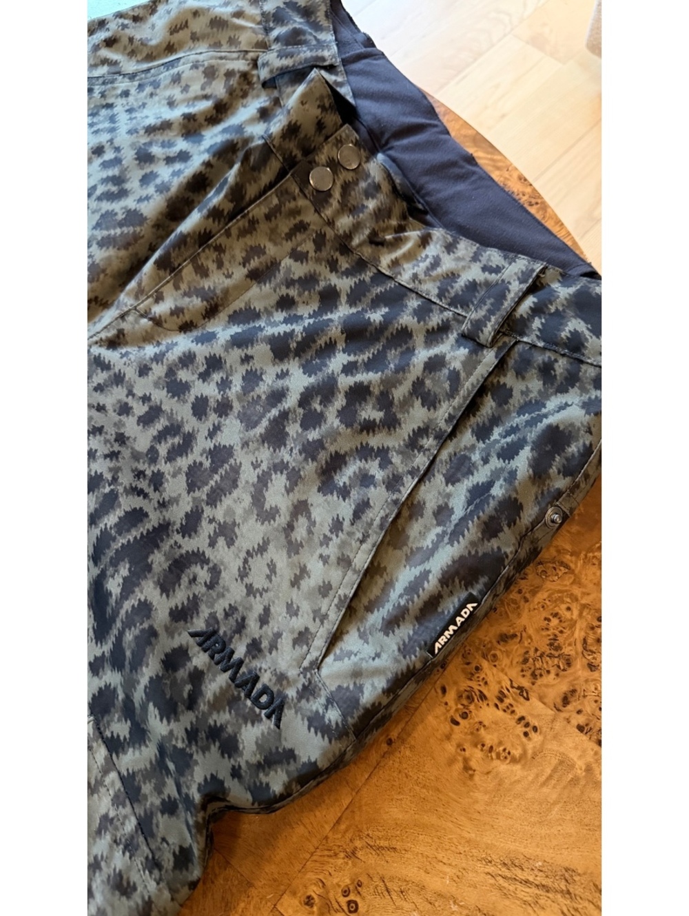 Armada Leopard Print Snowboard Pants Size L - Picture 3 of 7
